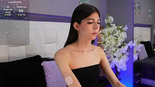 Snapshot of CuteAri chatting on November 2, 8:33 pm CuteAri online show from November 2, 8:33 pm