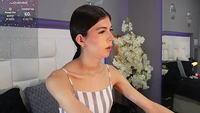 Snapshot of CuteAri chatting on December 13, 8:25 pm CuteAri online show from December 13, 8:25 pm