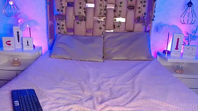 GigiVolkova online show from March 4, 9:00 pm