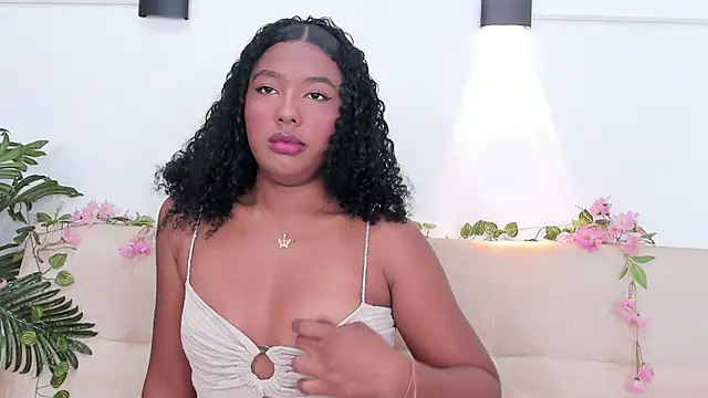 emma curlsss online show from December 11, 1:39 pm