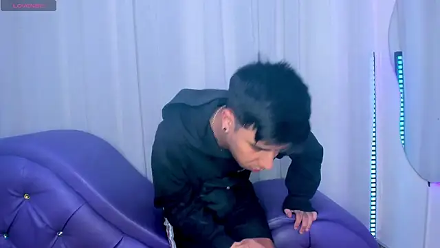 Yourslust  online show from November 9, 1:42 pm