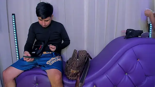 Yourslust  online show from February 12, 8:26 pm