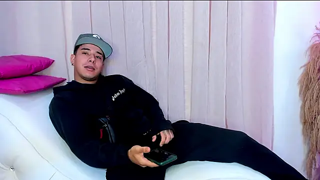 Yourslust  online show from March 21, 1:48 pm