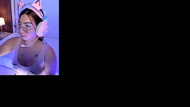 Snapshot of CamilaVegas_ chatting on June 15, 4:53 pm CamilaVegas online show from June 15, 4:53 pm
