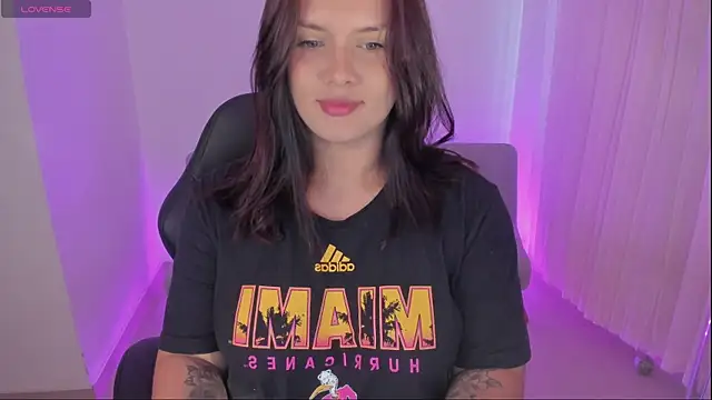 Snapshot of SabrinaVega chatting on October 12, 9:14 pm SabrinaVega online show from October 12, 9:14 pm