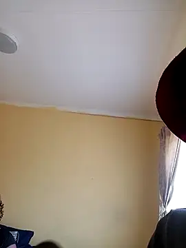 Snapshot of blackmanforest chatting on October 10, 1:32 pm blackmanforest online show from October 10, 1:32 pm