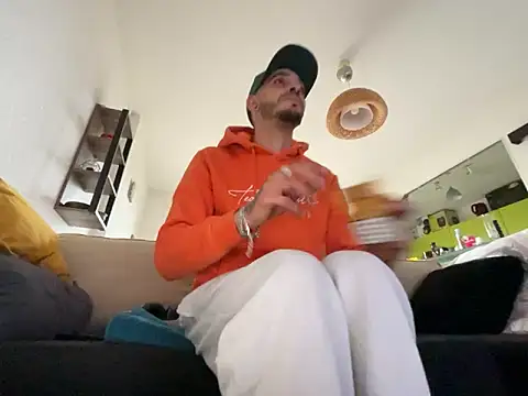 Rebeu313 online show from January 3, 3:22 pm