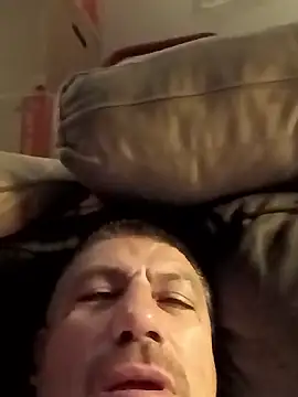 Snapshot of B_DOGG69 chatting on December 2, 5:59 am B DOGG69 online show from December 2, 5:59 am