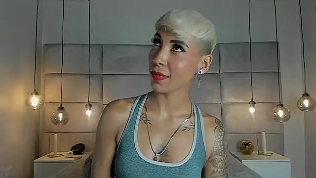 MiaMorgan  online show from February 8, 3:21 pm