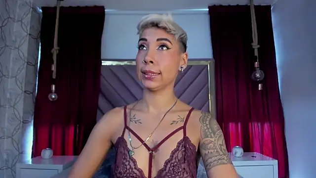 MiaMorgan  online show from February 20, 1:40 pm