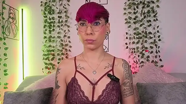 MiaMorgan  online show from April 15, 2:02 pm