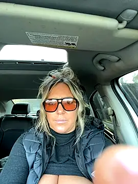 sunshinekisses online show from November 24, 8:30 pm