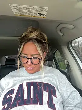 sunshinekisses online show from May 18, 2:56 pm