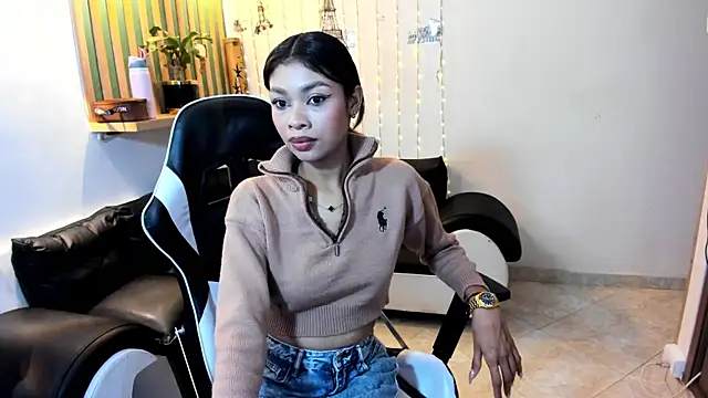 Perla prg online show from April 17, 1:36 pm