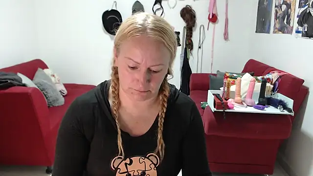 emperabigbootybigass online show from December 18, 12:22 pm