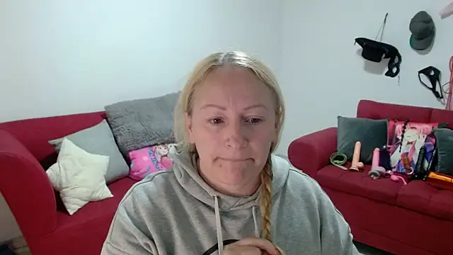 Snapshot of emperabigbootybigass chatting on February 2, 12:26 pm emperabigbootybigass online show from February 2, 12:26 pm