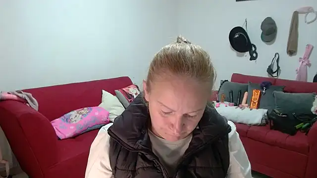 Snapshot of emperabigbootybigass chatting on February 11, 12:32 pm emperabigbootybigass online show from February 11, 12:32 pm