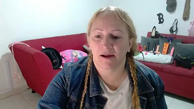 Snapshot of emperabigbootybigass chatting on February 13, 12:12 pm emperabigbootybigass online show from February 13, 12:12 pm