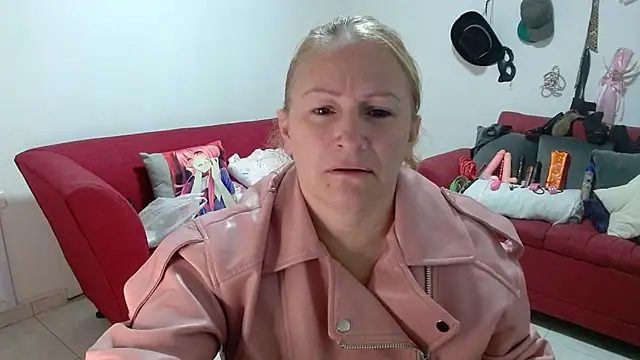 Snapshot of emperabigbootybigass chatting on February 27, 12:16 pm emperabigbootybigass online show from February 27, 12:16 pm