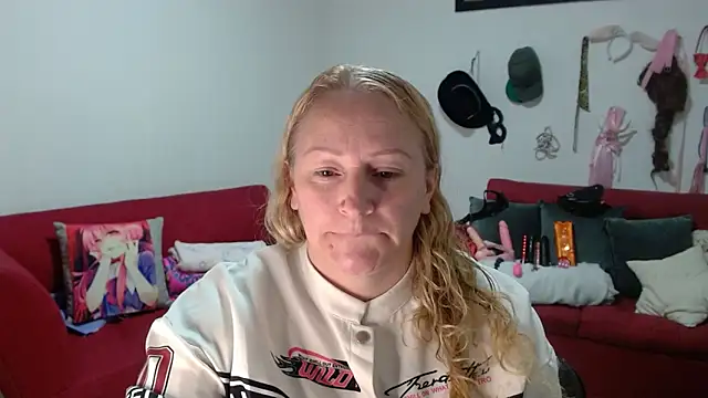 Snapshot of emperabigbootybigass chatting on March 4, 12:22 pm emperabigbootybigass online show from March 4, 12:22 pm