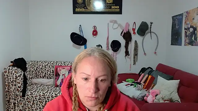 Snapshot of emperabigbootybigass chatting on March 13, 12:39 am emperabigbootybigass online show from March 13, 12:39 am