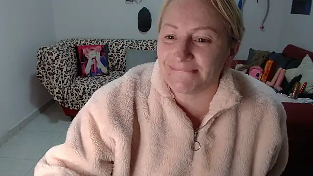 Snapshot of emperabigbootybigass chatting on April 7, 12:27 pm emperabigbootybigass online show from April 7, 12:27 pm