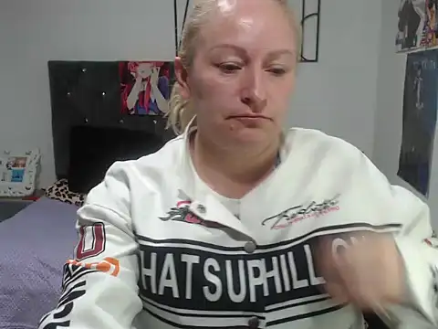Snapshot of emperabigbootybigass chatting on June 22, 12:24 pm emperabigbootybigass online show from June 22, 12:24 pm