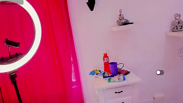 samy  milf online show from October 3, 7:00 pm