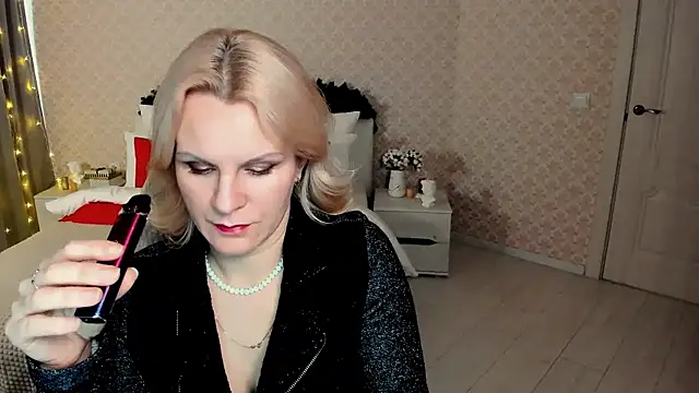 Louisa Bay online show from January 15, 11:00 am