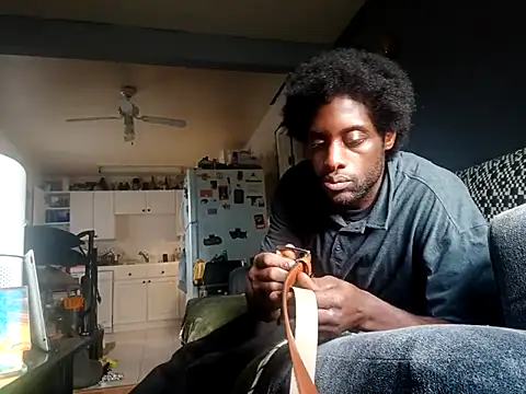 DevinToore online show from December 3, 6:06 pm