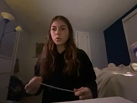 emilycoco online show from December 13, 7:25 am