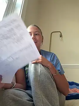 Snapshot of emilycoco chatting on July 19, 9:51 pm emilycoco online show from July 19, 9:51 pm
