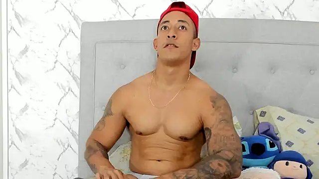 luigiferrara online show from February 23, 1:02 am