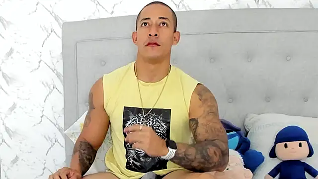 luigiferrara online show from March 15, 7:59 pm