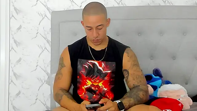 luigiferrara online show from September 11, 9:04 pm