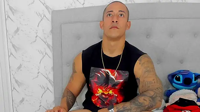 luigiferrara online show from November 21, 9:24 pm