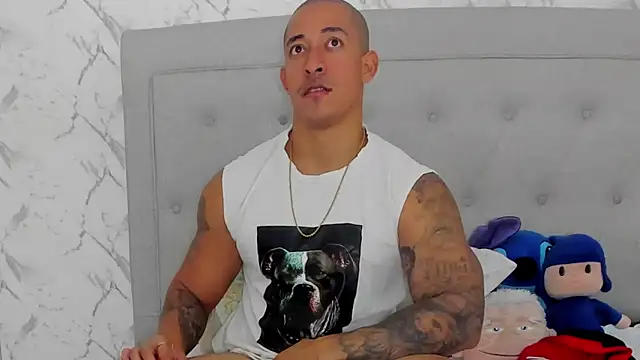 luigiferrara online show from February 7, 8:34 pm