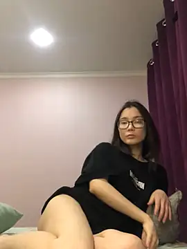 Snapshot of Milka23 chatting on December 24, 5:02 pm Milka23 online show from December 24, 5:02 pm