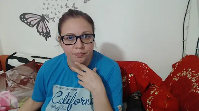 LadyHellene online show from February 13, 6:05 pm