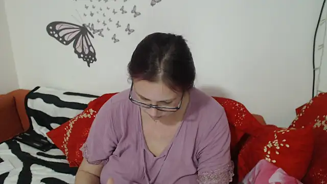 LadyHellene online show from February 19, 4:11 pm