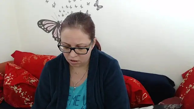 LadyHellene online show from March 4, 6:04 am