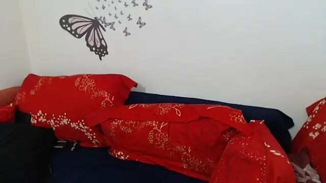 LadyHellene online show from March 11, 6:32 am