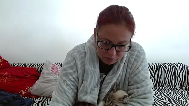 LadyHellene online show from September 28, 7:47 am