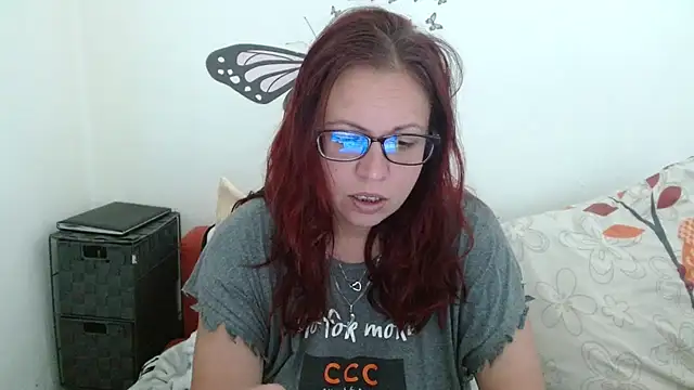 Snapshot of LadyHellene chatting on May 2, 4:39 am LadyHellene online show from May 2, 4:39 am