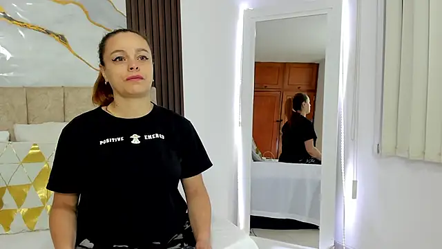 cristalwalker   online show from February 7, 10:41 am