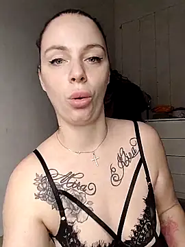 Snapshot of Lola_Hale chatting on March 6, 5:54 pm Lola Hale online show from March 6, 5:54 pm