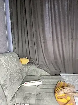 Lola Hale online show from December 18, 6:30 am