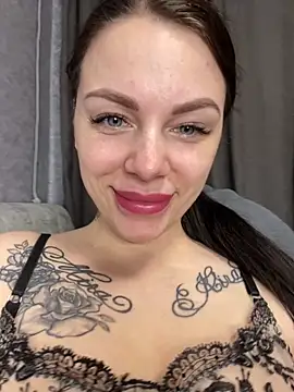 Lola Hale online show from February 5, 6:23 pm