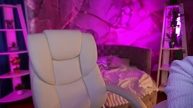 EmilySunshineS online show from March 8, 6:39 am