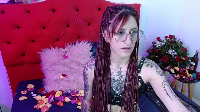 Sofi F w online show from February 13, 10:00 pm